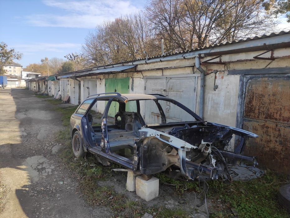 Кузов і комплектуючі салону A6C5