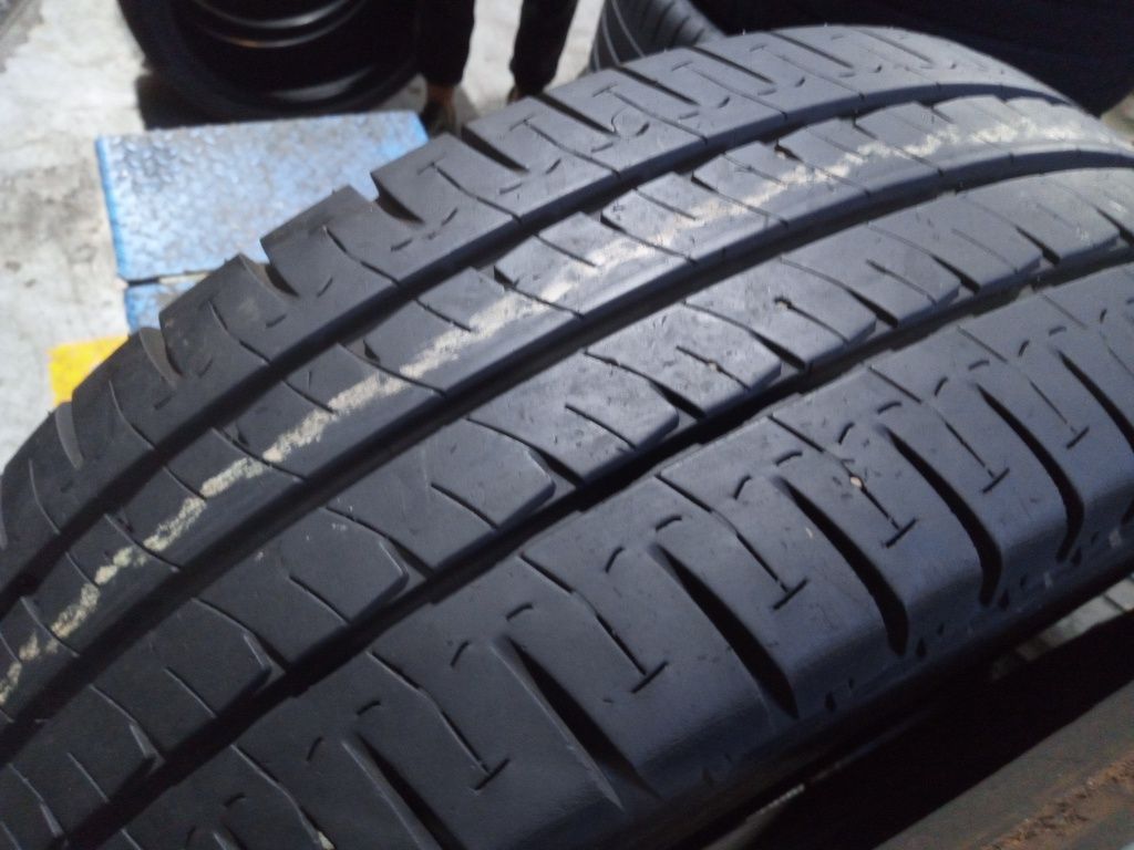 Pneus 215/65/16 Michelin semi novos comerciais