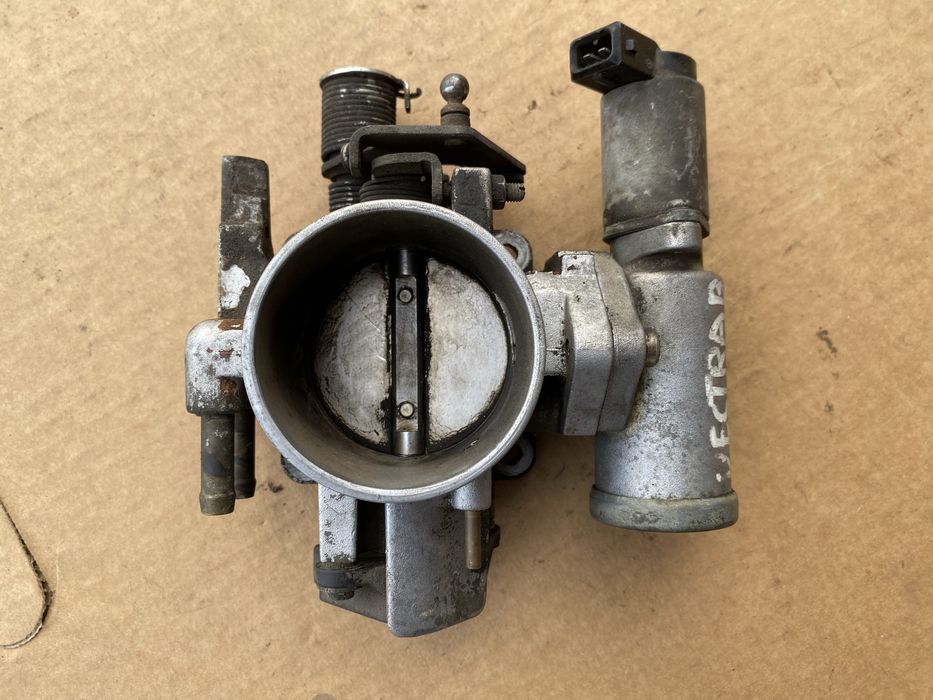 Opel Vectra B 2.0 16V przepustnica