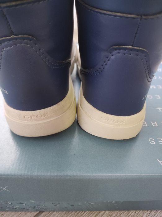 Продам зимові сапожки, ботінки Geox 28 розмір для дівчинки