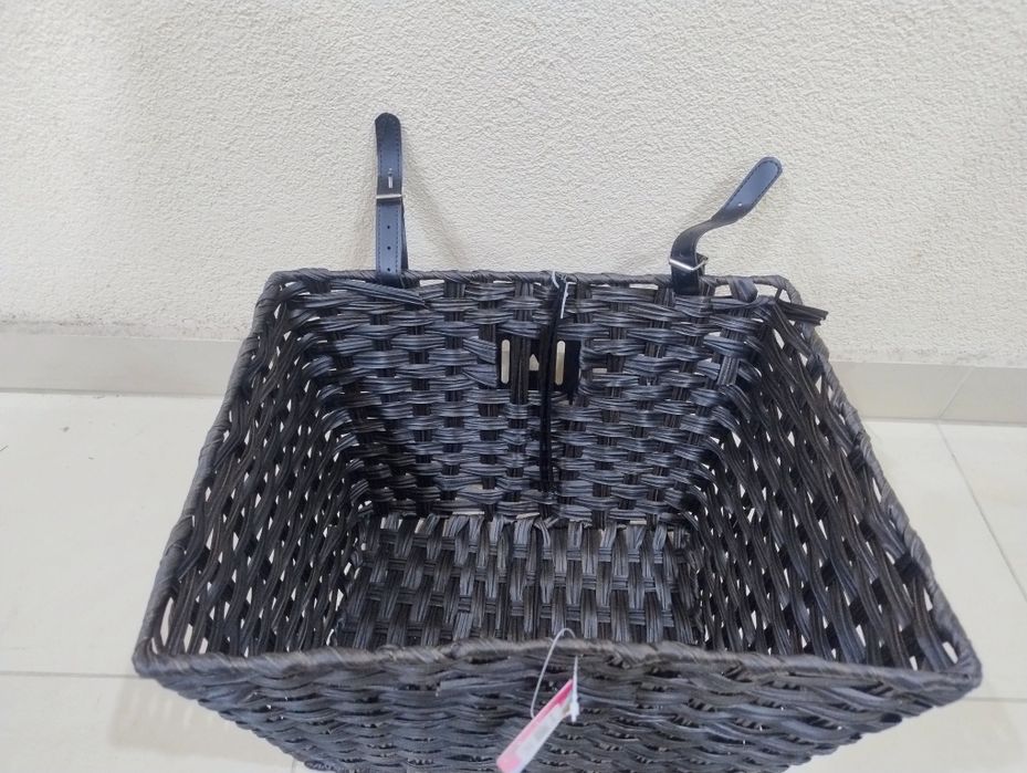 Pleciony kosz rowerowy