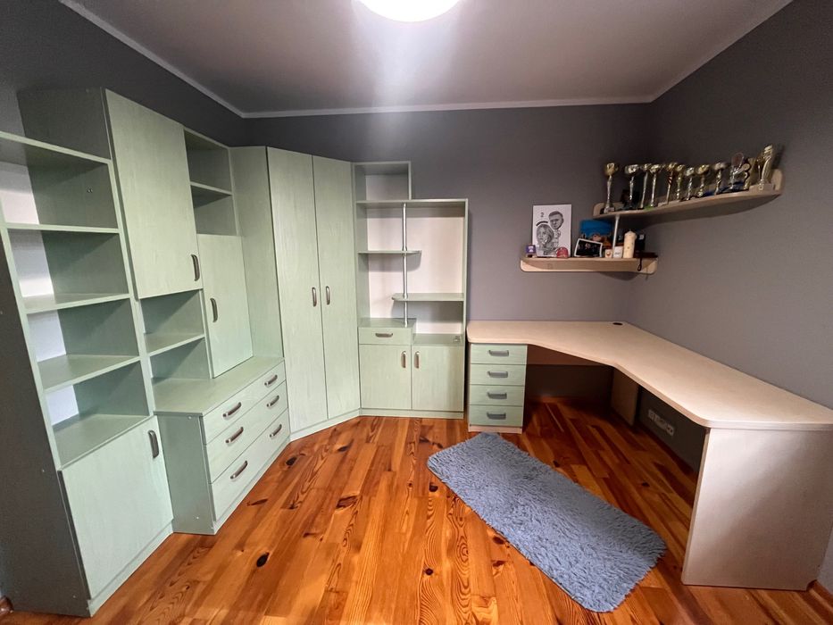 Zestaw mebli: biurko narożne + szafa narożna