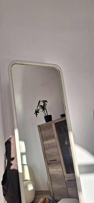 Lustro Ikea z wieszakami