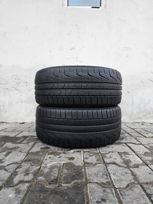 Zima Pirelli 235/35 R20