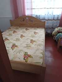 Продам, як нове, дерев'яне двоспальне ліжко ліжко