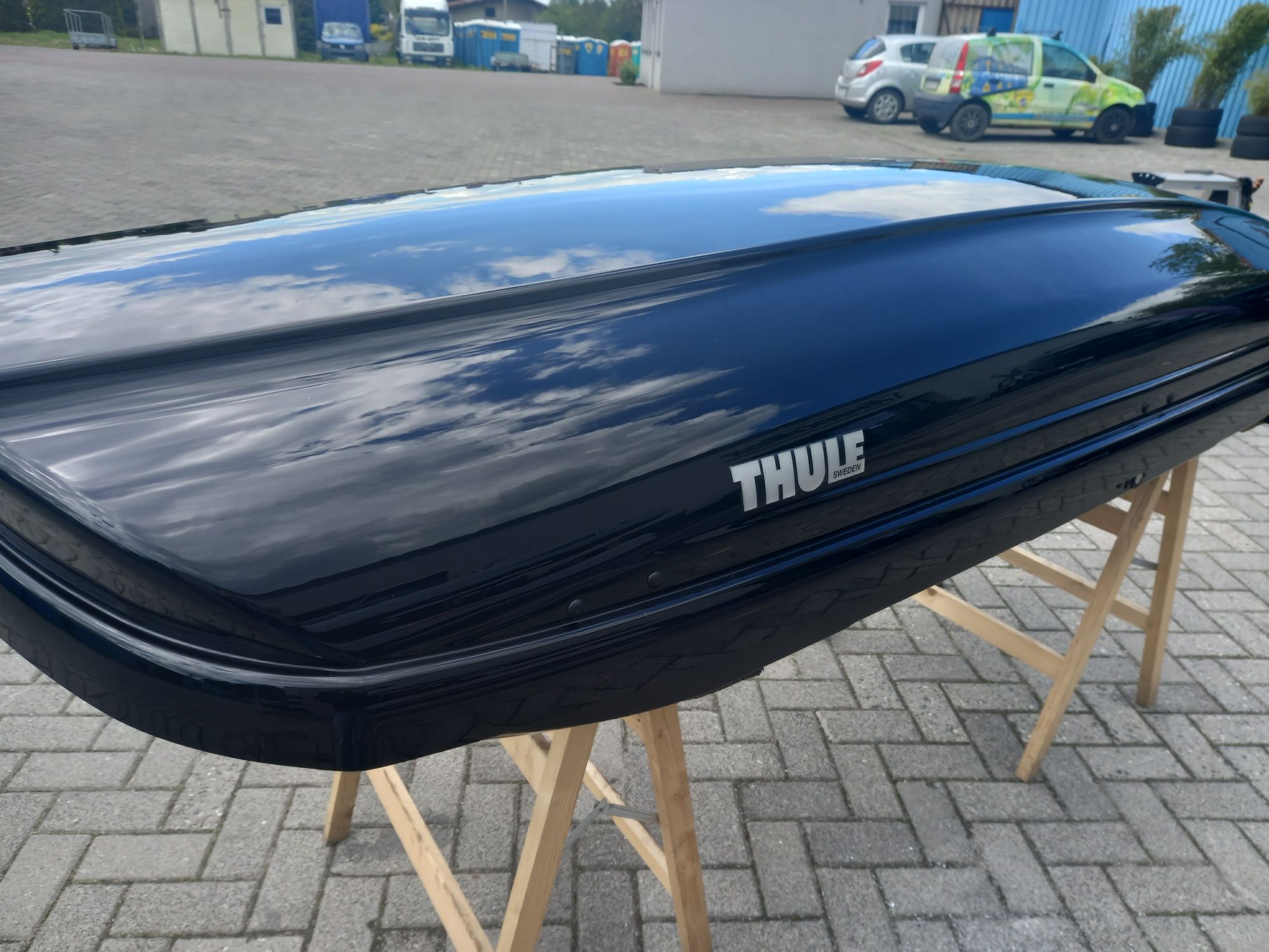 Boks dachowy Thule Spirit 820 srebrny połysk, box, kufer