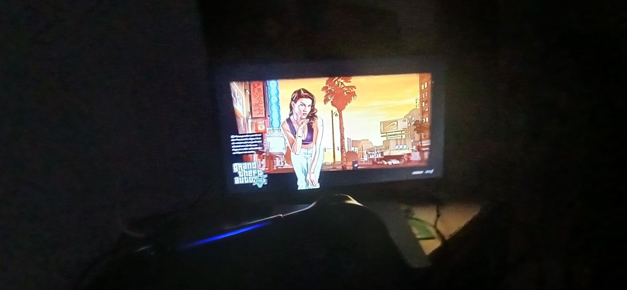 Vendo televisão usada