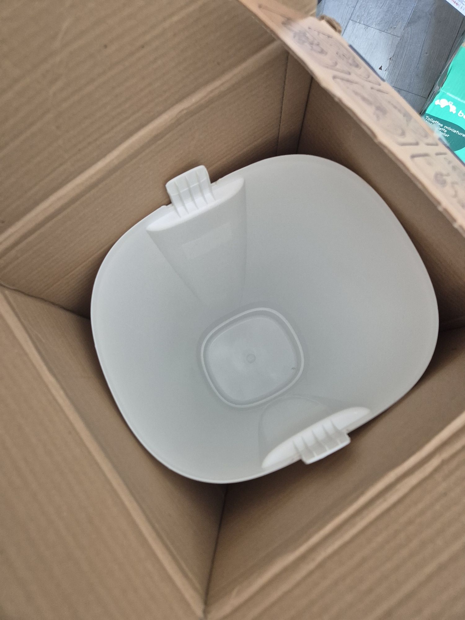 Kosz na pieluchy Tommee Tippee Sangenic XL