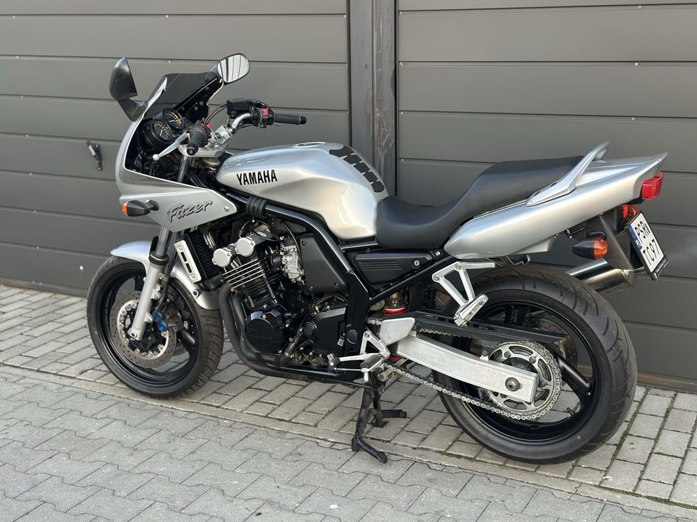 Yamaha Fazer 600 z 2001r 1 wlasciciel Niemcy 14 tys km