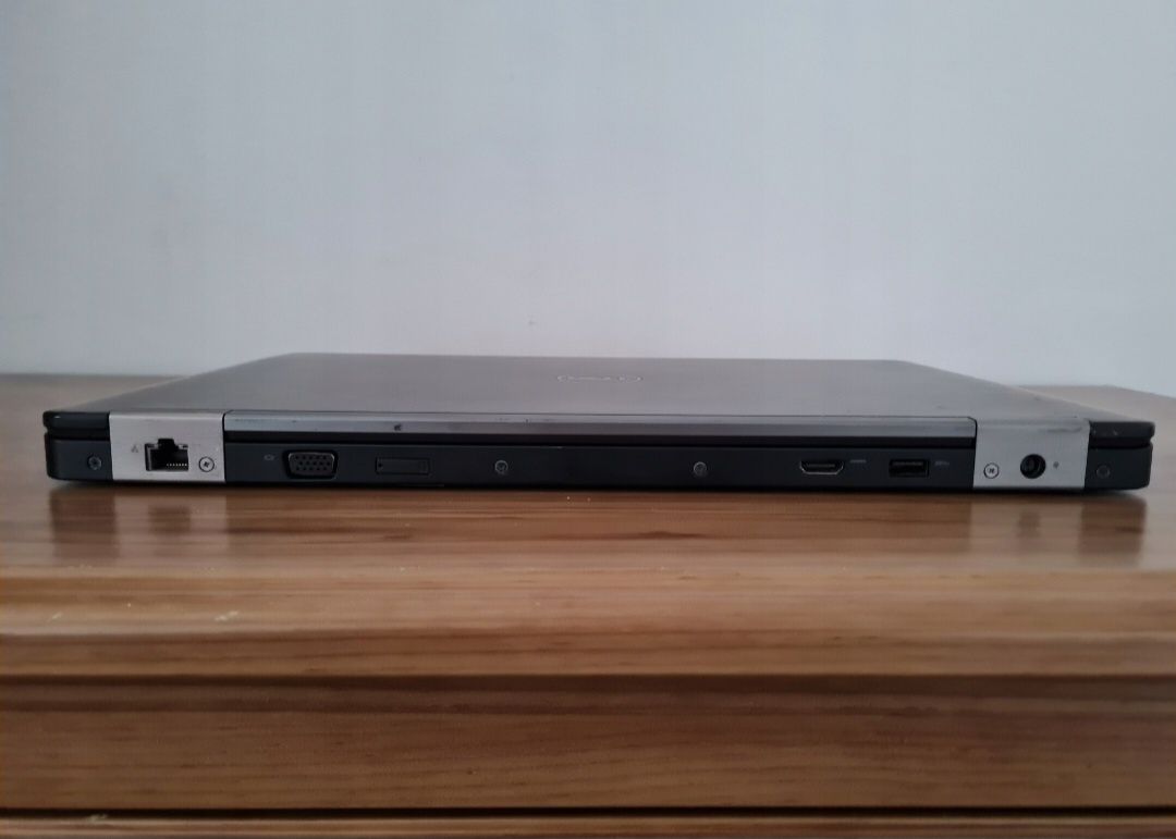 Dell Latitude E5570 15,6" FULLHD i5-6300U 8GB/128GB