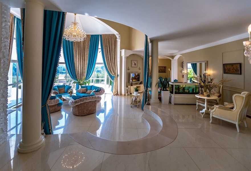 Дом 800 кв. VIP уровня. На берегу озера. Бассейн, джакузи, генератор
