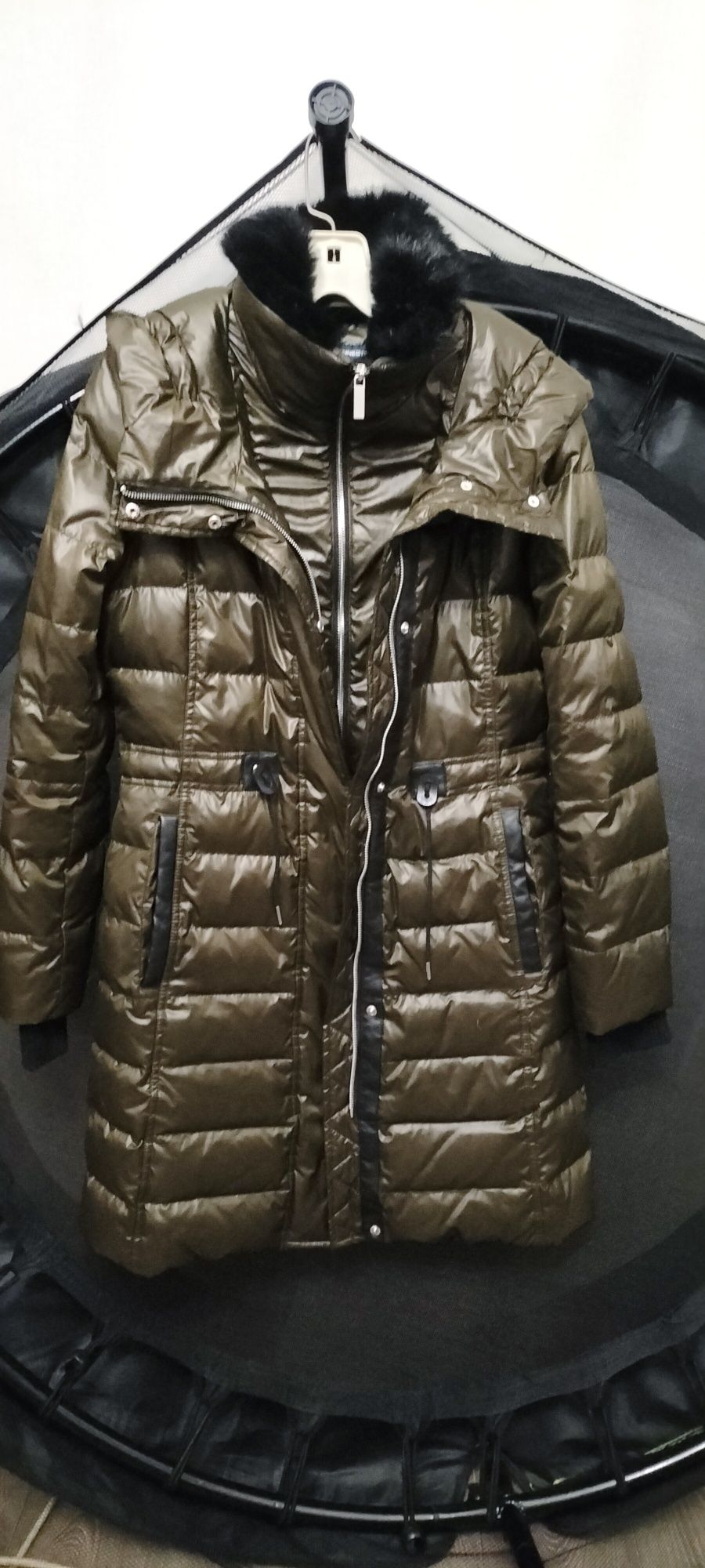 Женская зимняя куртка М