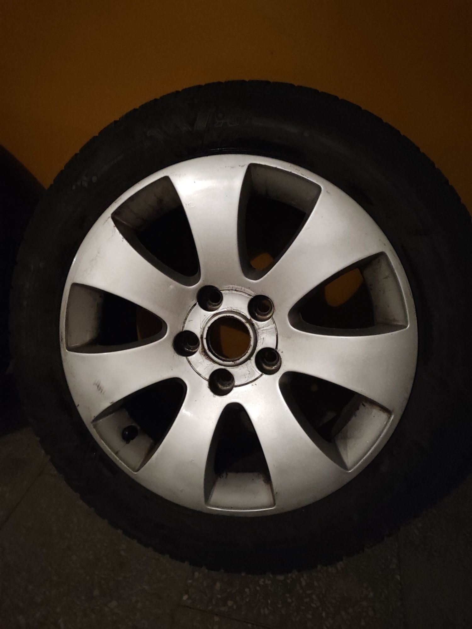 Felgi aluminiowe 16 z oponami
