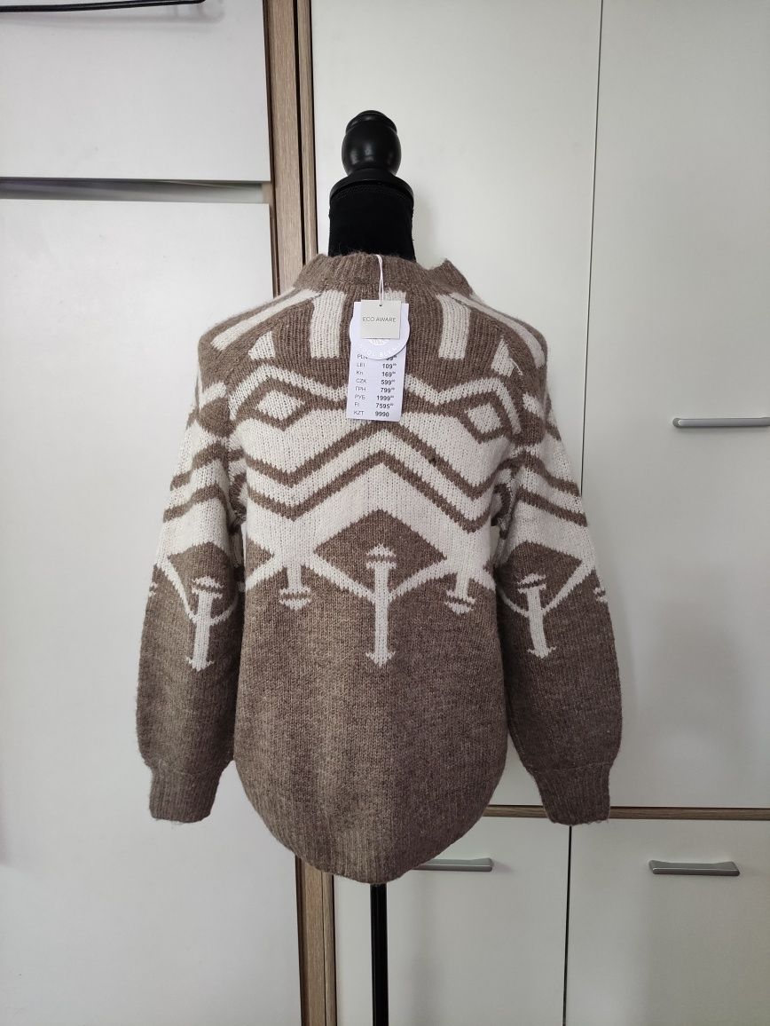 Sweter z aplikacją