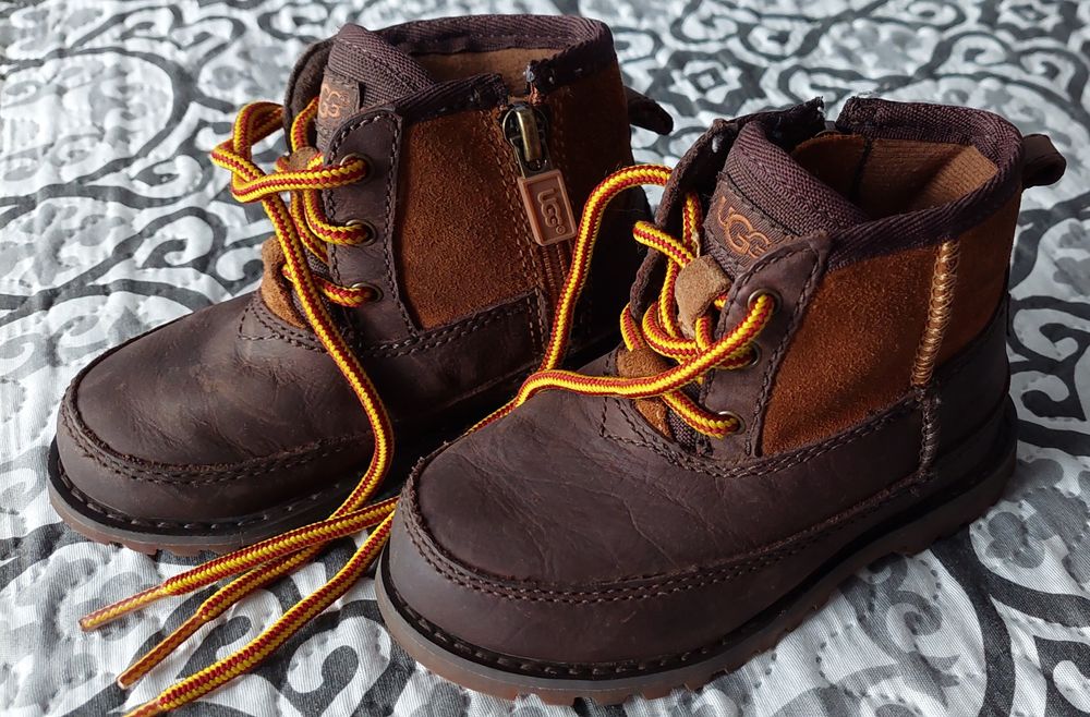 Buty chłopięce r.22 UGG Śniegowce/trapery