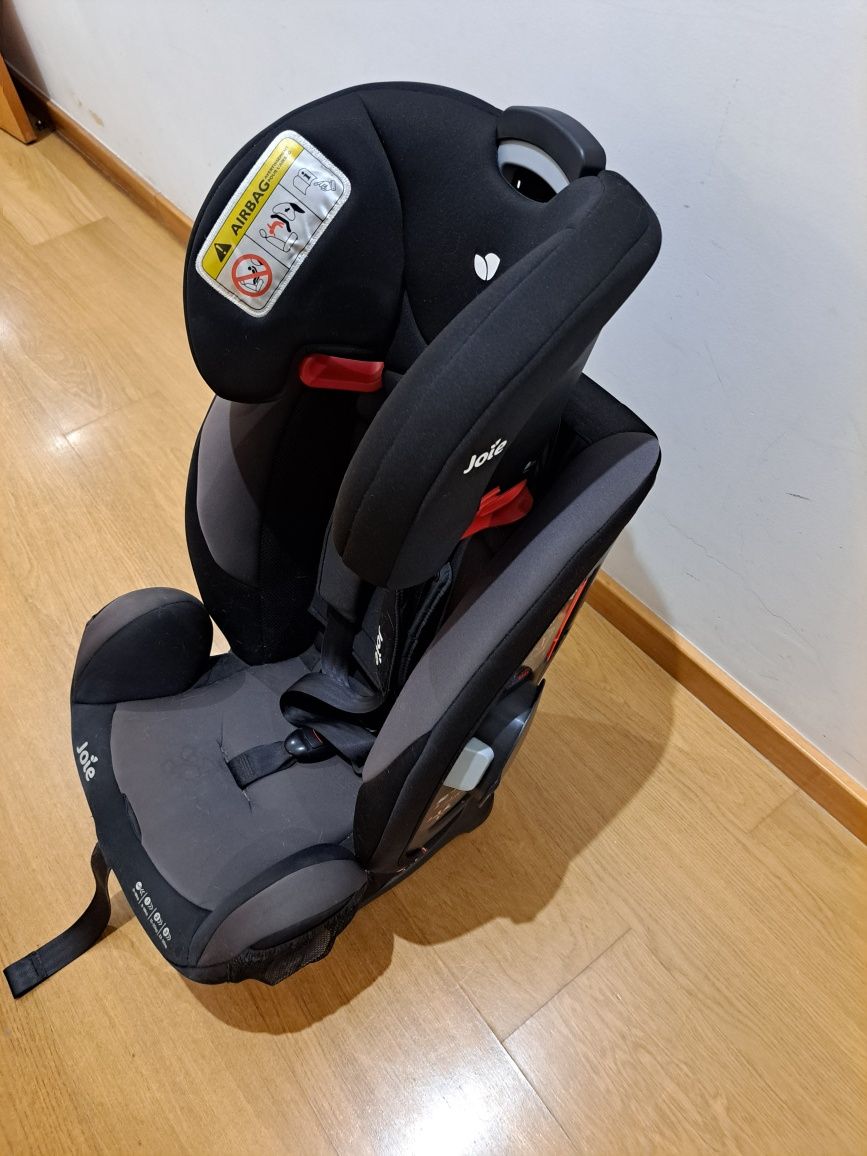 Cadeira de carro para bebe/criança marca joie