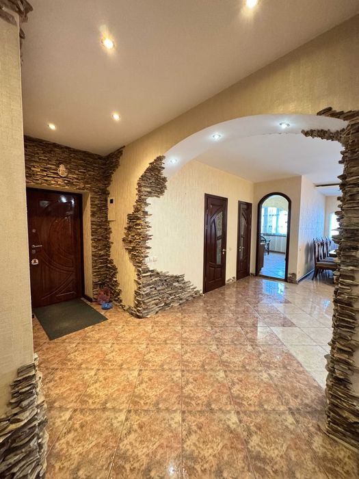 Продаж 3 кімнатної квартири Центр