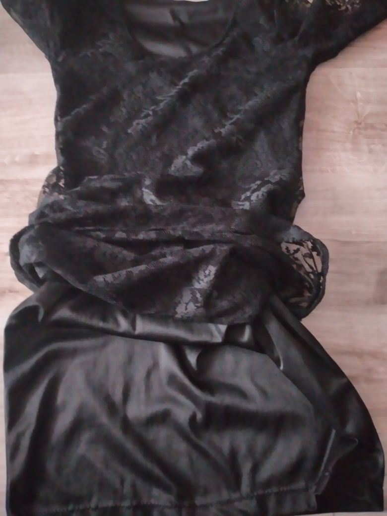 Sukienka czarna z koronki