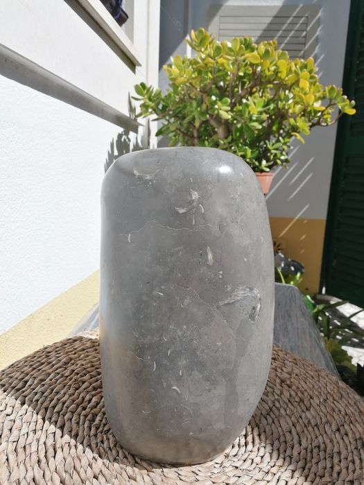 Peça única em pedra portuguesa mármore