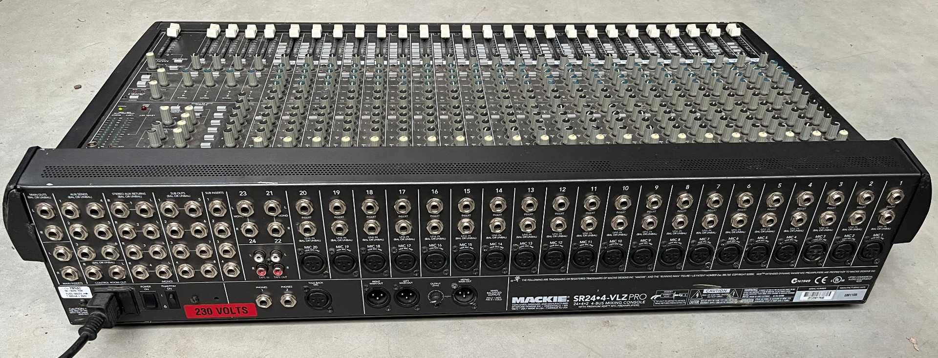 Mesa Mackie SR24.4 VLZ Pro - usada em excelente estado tudo funcional