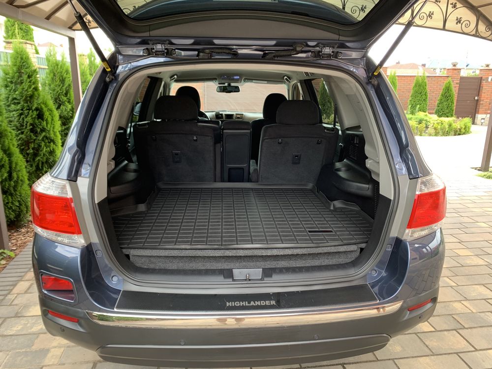 Продам офіційну Toyota Highlander 2011 3,5