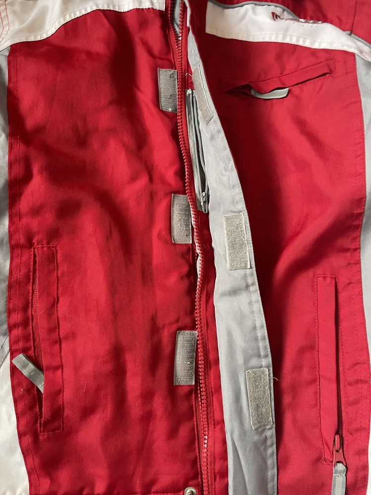 Детская куртка для мальчика 146/152 черная демисезонн пакет красная