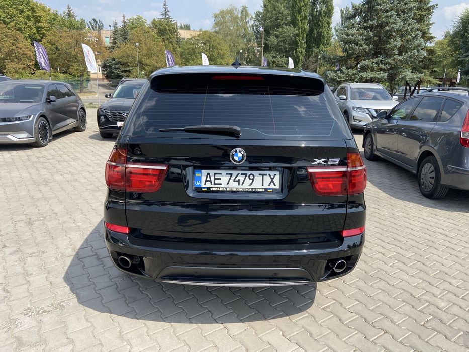 BMW X5 3.0 2011 год