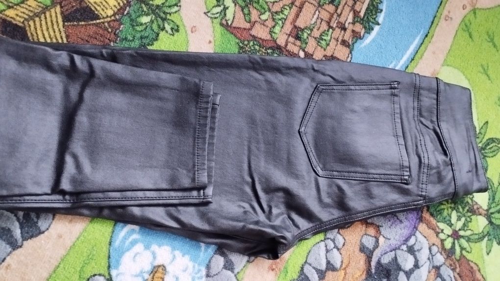 NOWE Spodnie, woskowane, skórkowe XS, 34, M. Sara