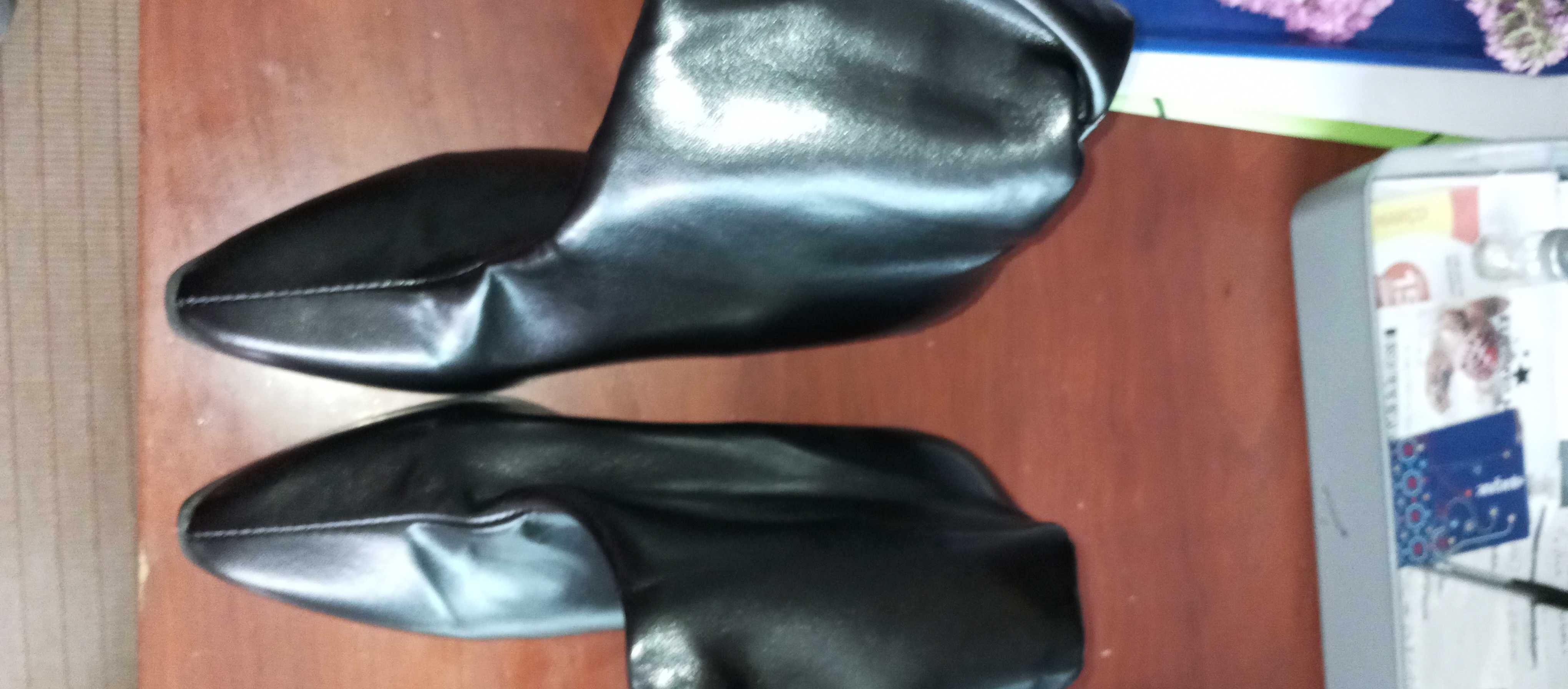 Botas pretas senhora