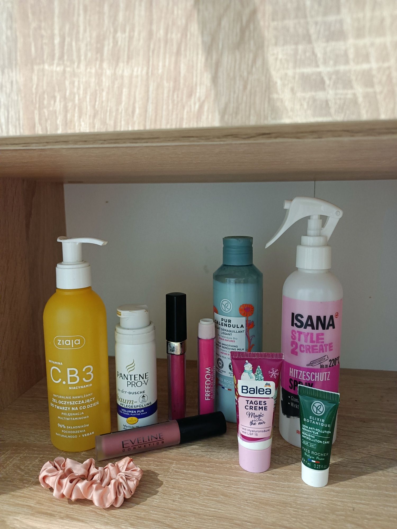 Zestaw kosmetyków 28 szt. Ziaja, Yves Rocher, Bourjois, Isana, Eveline