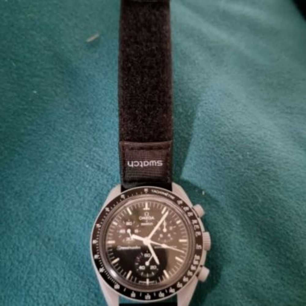Omega x Swatch: Księżycowa Kolekcja z SO33M100