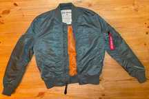 Męska kurtka kultowy fason slim fit khaki oliwkowa Alpha Industries M