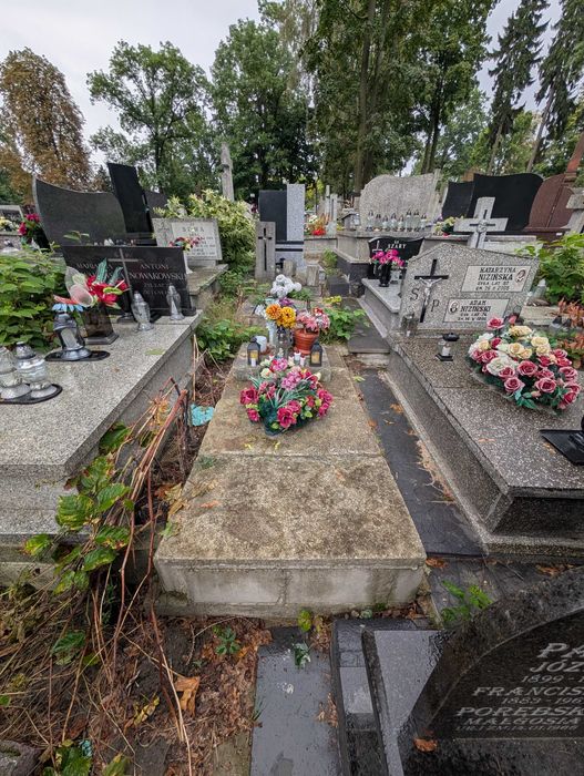 Odstąpię miejsce na Limanowskiego murowana piwnica