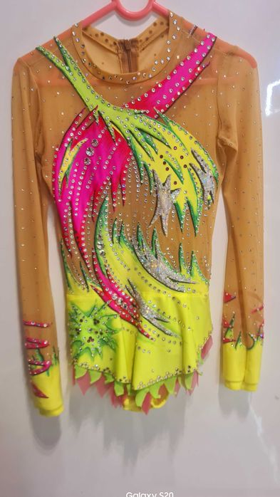 Strój startowy do gimnastyki artystycznej 134-140