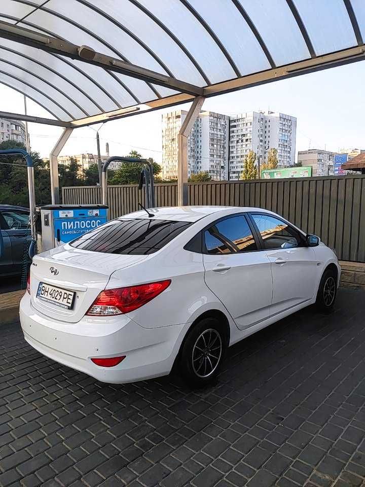 Hyundai Accent 2018 ,состояние отличное,заводской окрас!