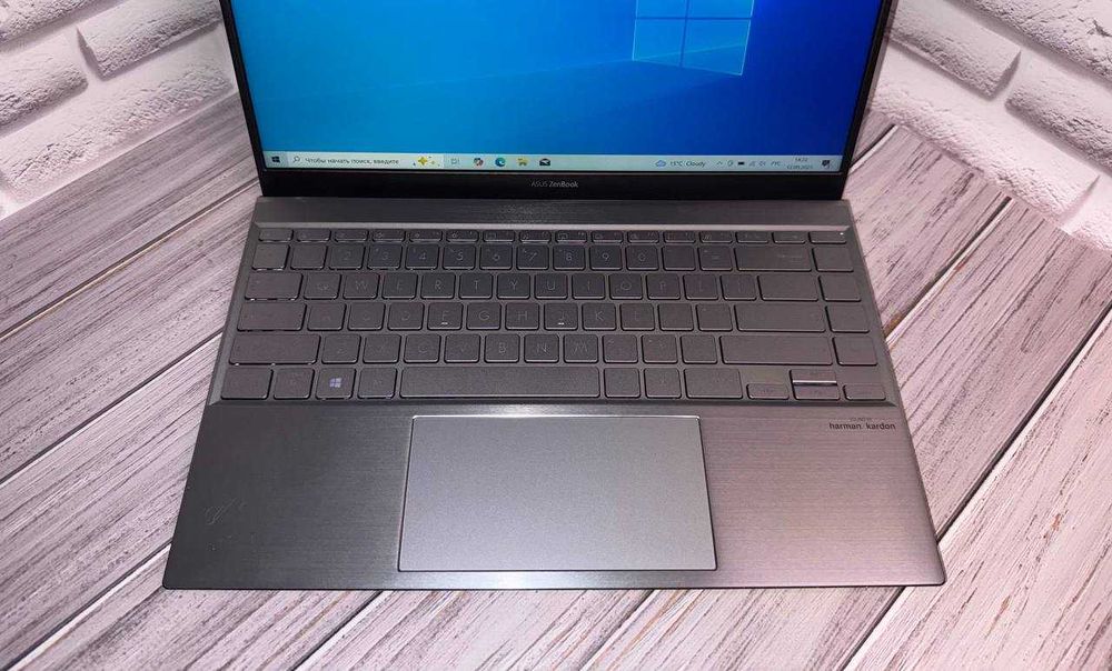 Asus Zenbook Q408UG | Ryzen 5 5500U | MX450 | 8GB Ram | 256 SSD