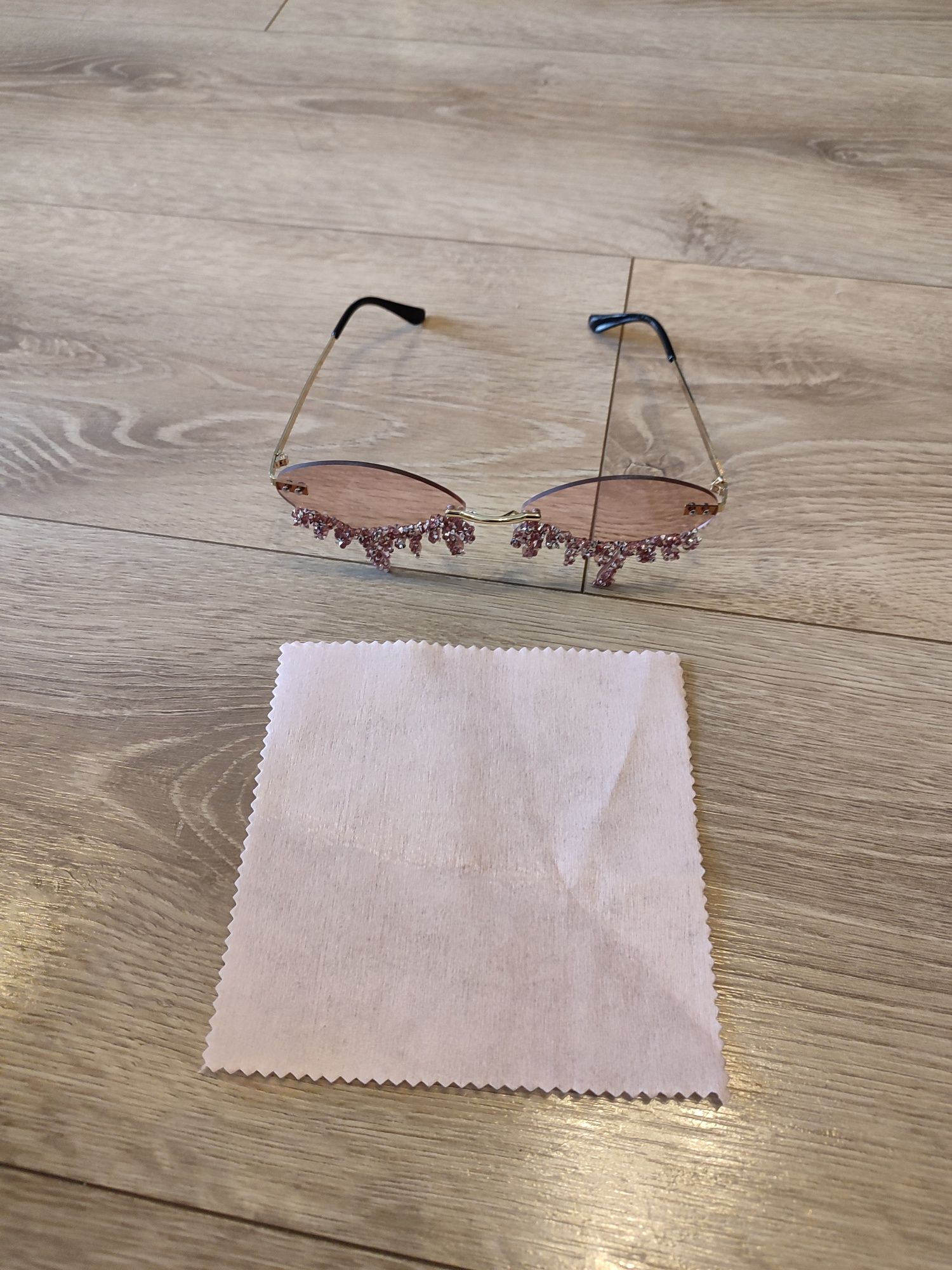 Nowe okulary dla dziecka jasne