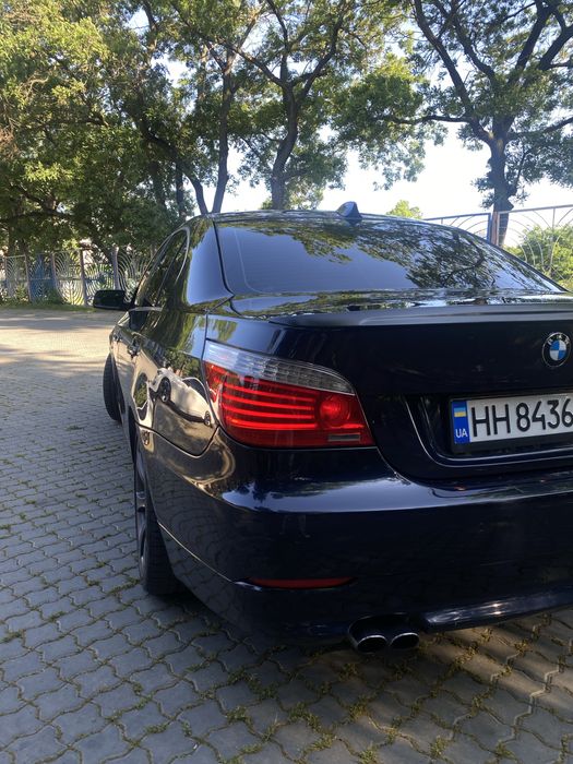 BMW e60 2.5 benz rest