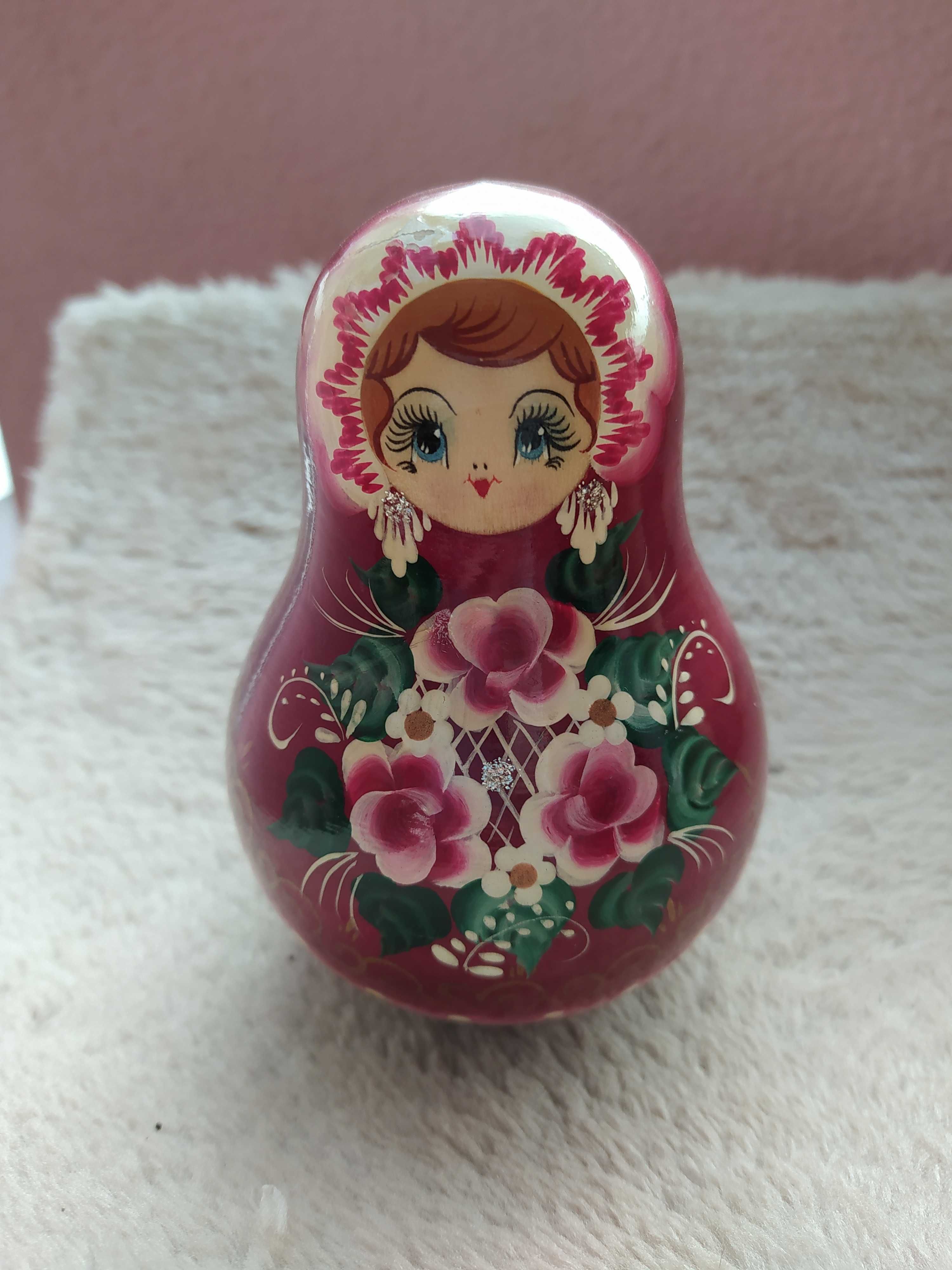 Matrioshka boneca