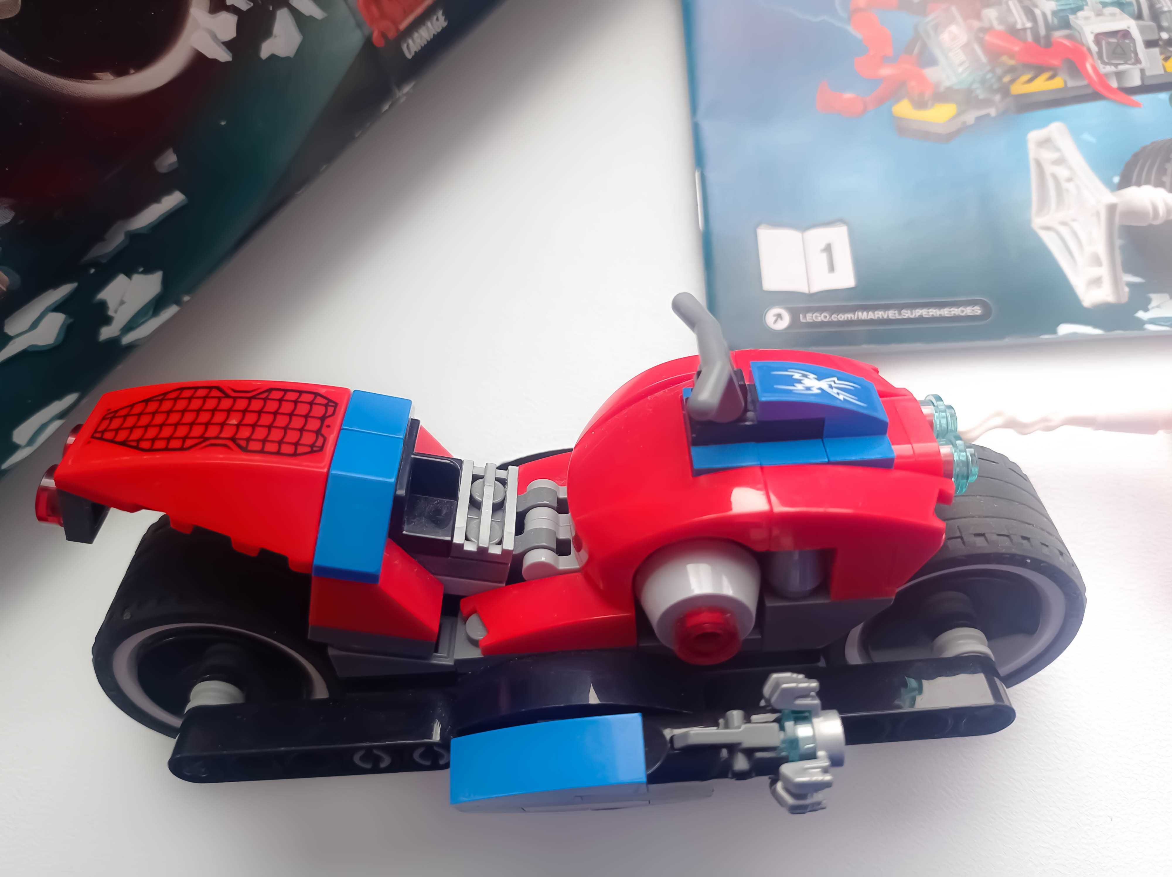 Zestaw LEGO 76113 Marvel Super Heroes Pościg motocyklowy