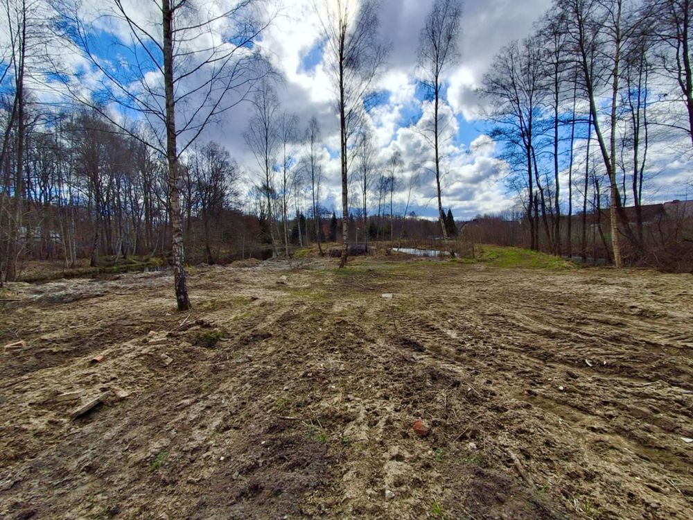 Piękna działka budowlana ze stawem