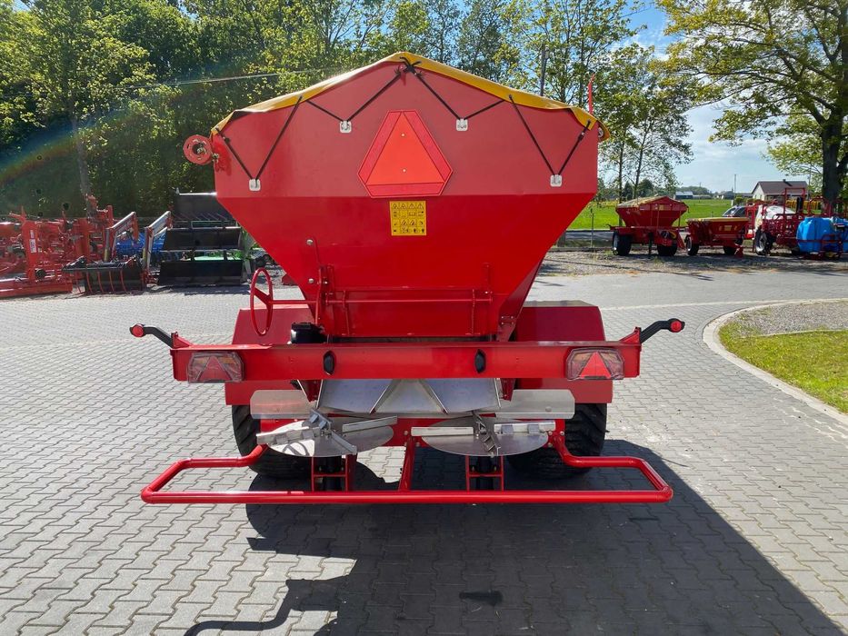 Rozsiewacz Nawozów Sypkich, Wapno, Nawóz. Taśmowy. 7T Lisicki Nowy!