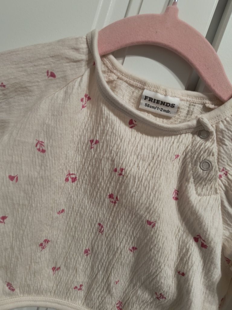 Różowa bluzka w kwiatki noworodek 56