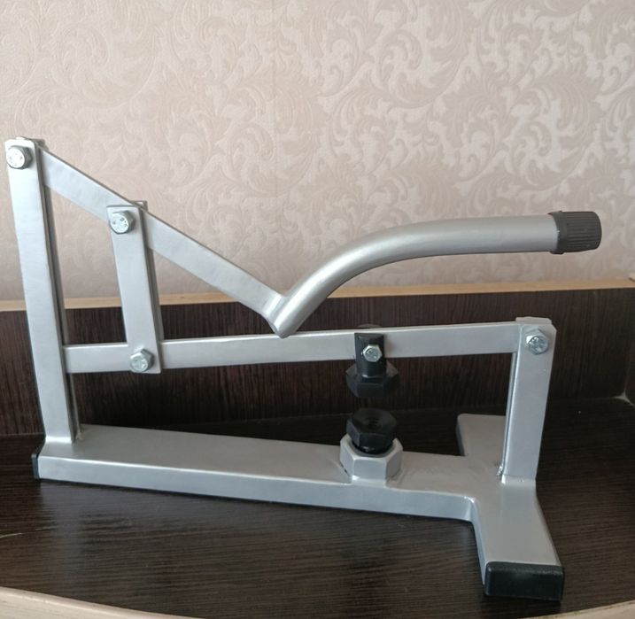 Горіхокол ручний