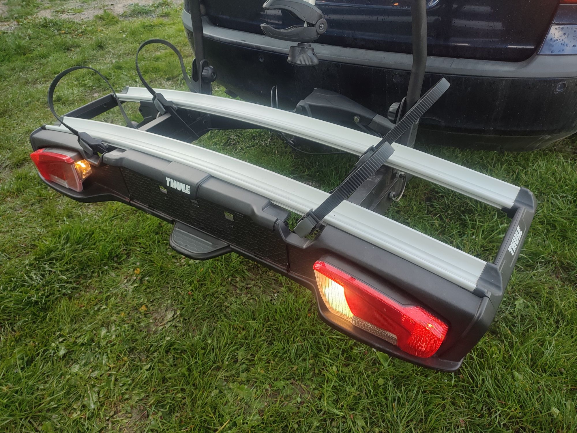 Uchwyt Thule 938, platforma na 2  rowery elektryczne XT2 e-bike