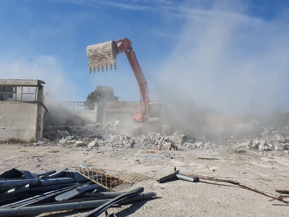 Rozbiórki,  wyburzenia, wykopy