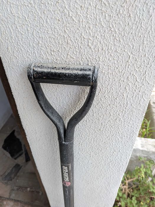 Pá metálica Serfer – robusta e resistente