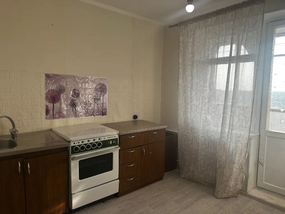 Продам 1к квартиру на Тополе