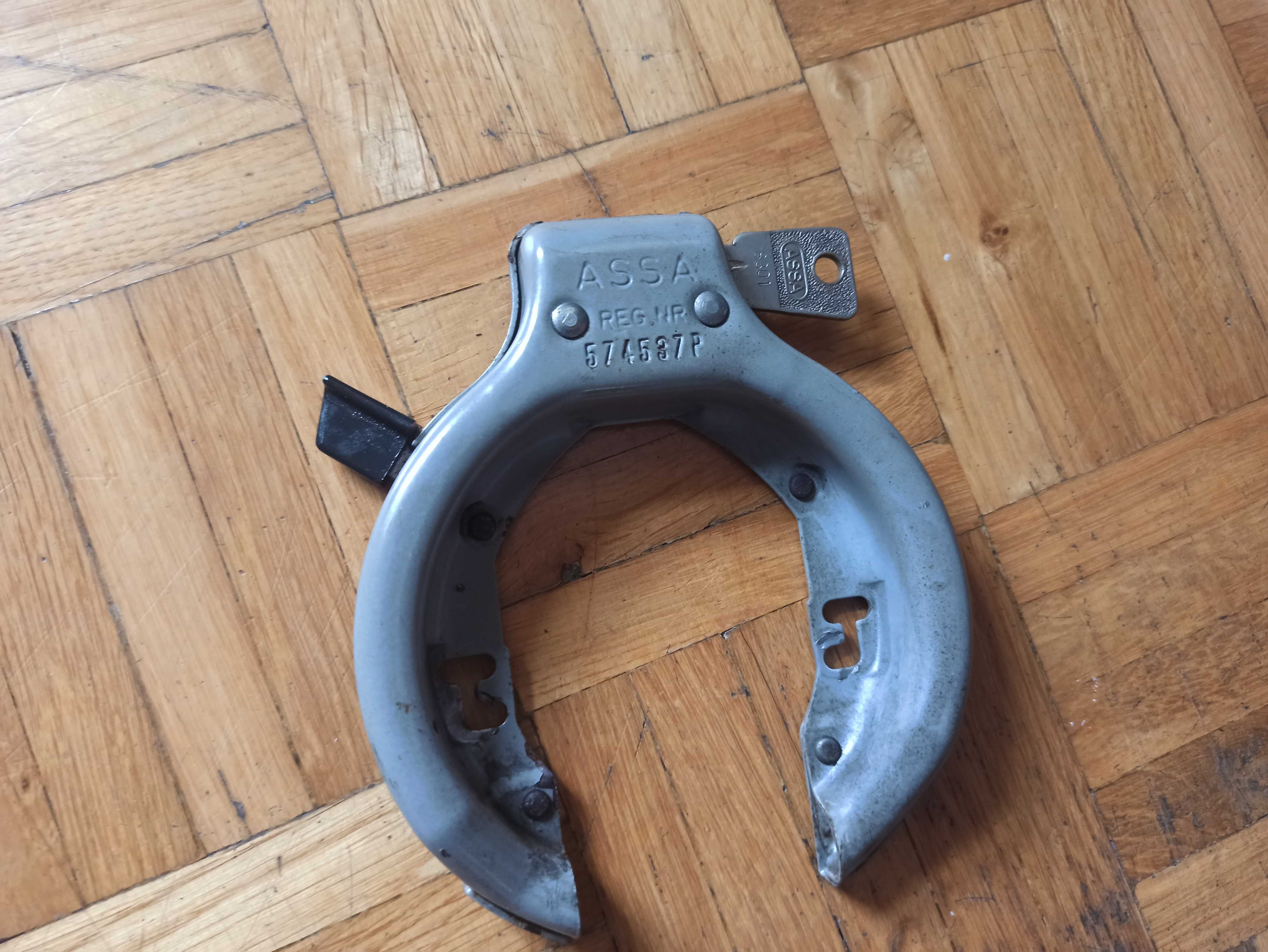 Części rowerowe pozostałe po renowacji - kaseta shimano, korba na klin