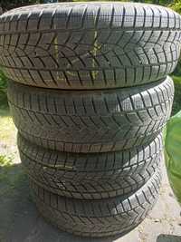 Opony zimowe komplet 215/70 R16 Goodyear